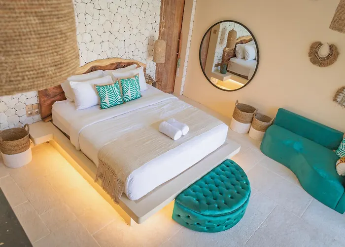 Lagoons - Retreat And Hotel