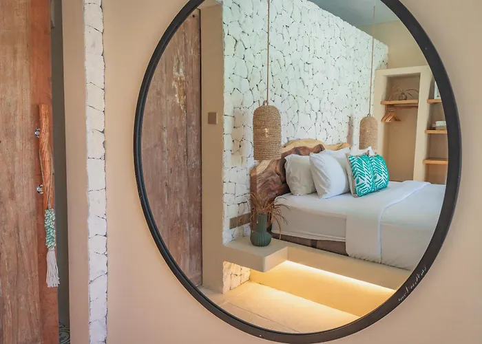 Lagoons - Retreat And Hotel Uluwatu (Bali)