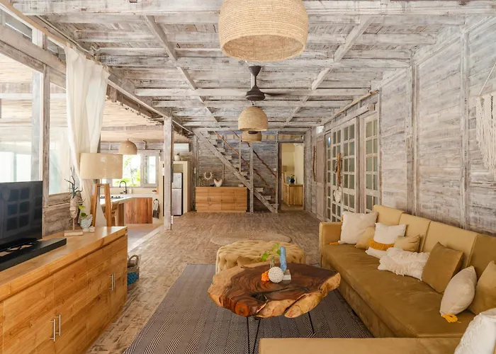 Hotel Lagoons - Retreat And *