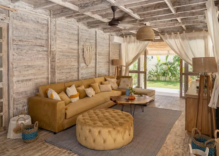 Lagoons - Retreat And Hotel