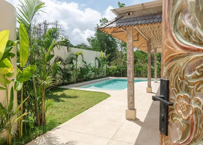 Lagoons - Retreat And Uluwatu (Bali)