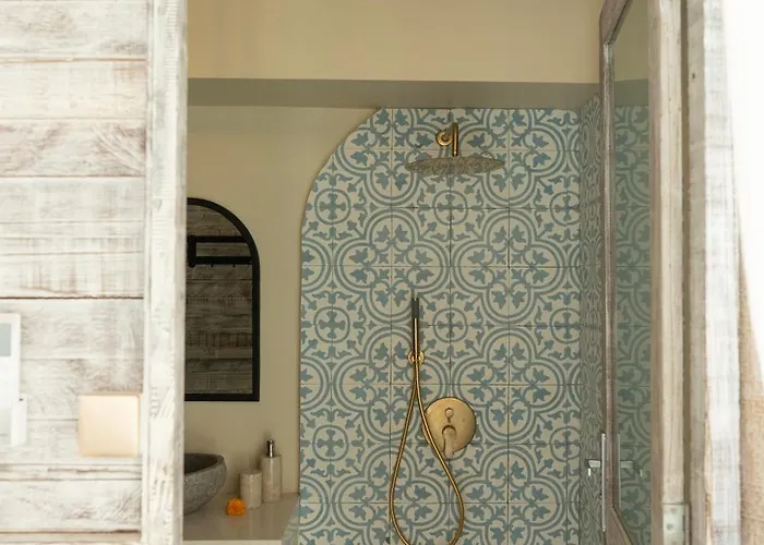 Hotel Lagoons - Retreat And