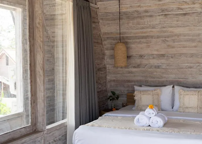 Lagoons - Retreat And Hotel *