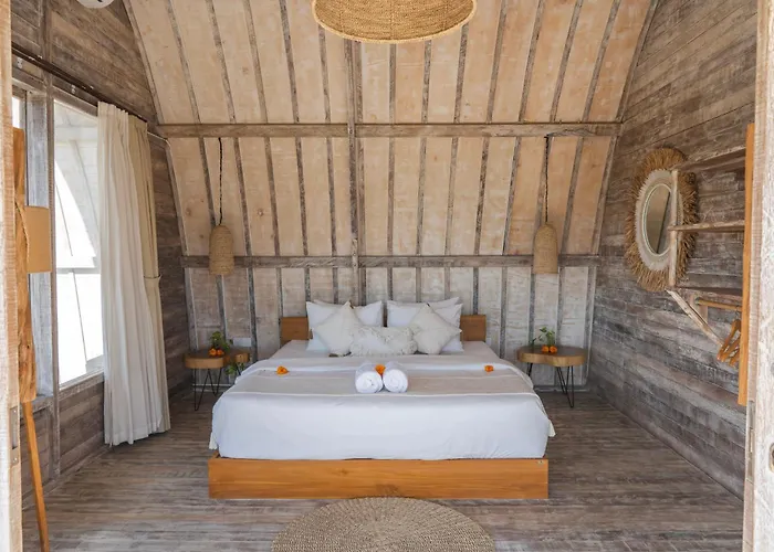 Lagoons - Retreat And Hotel *