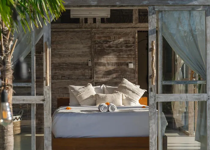 Lagoons - Retreat And *