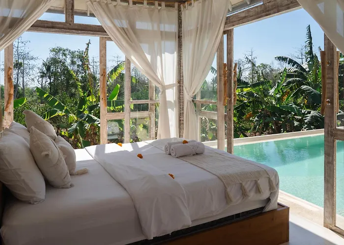 Lagoons - Retreat And Hotel