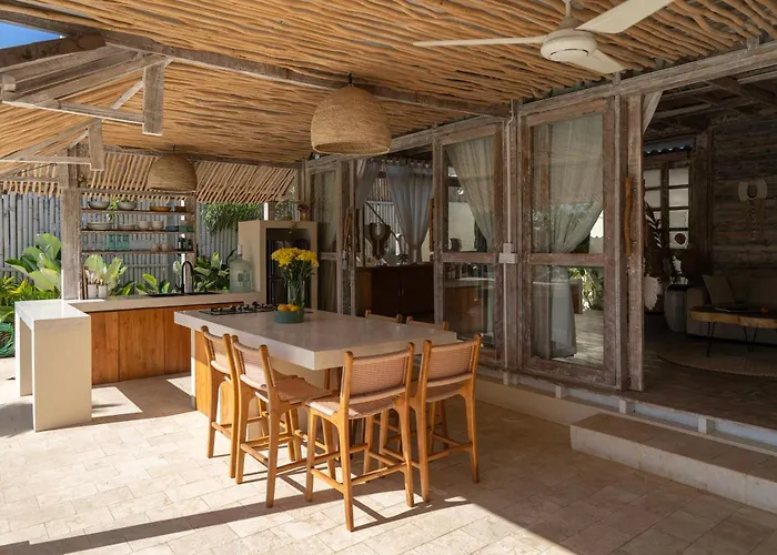 Hotel Lagoons - Retreat And *