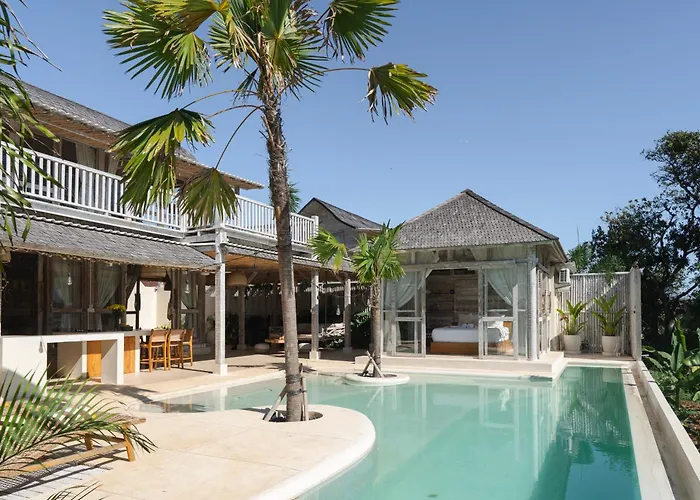 Lagoons - Retreat And Hotel