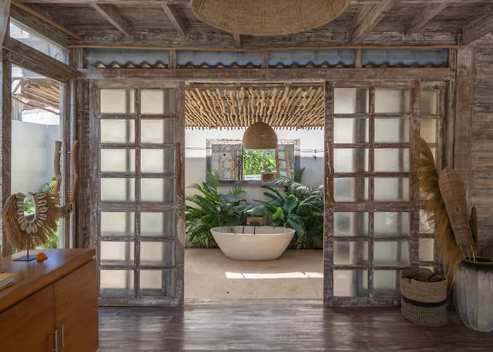Hotel Lagoons - Retreat And