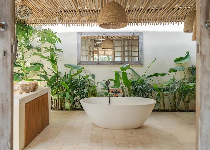Lagoons - Retreat And Hotel *